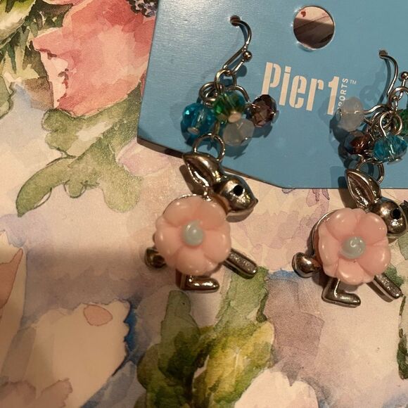 Pier 1 Easter Bunny Floral Jewel Earrings - Picture 6 of 12